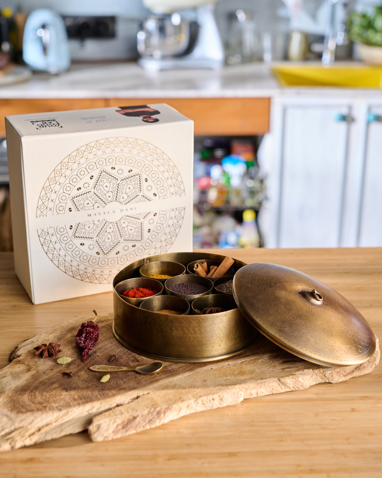 YFL home Brass Masala Dani